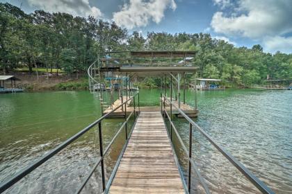 Lovely Lakefront Home with Deck Kayak Available